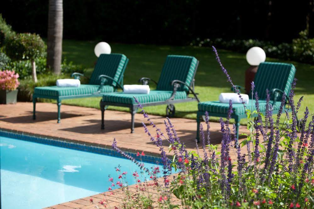 Town Menlo Park Hotel 2*